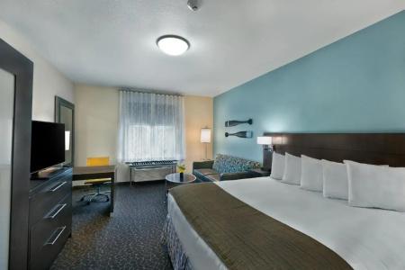 Oxford Suites - 30