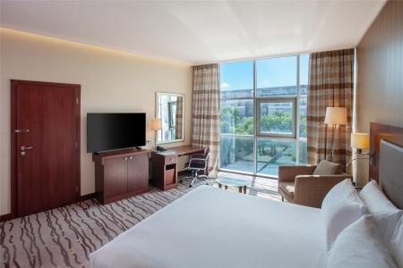 DoubleTree by Hilton Bratislava - 37