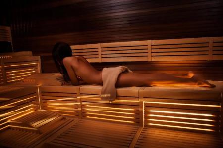 Le Rose Suite - 15