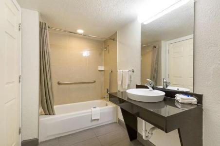 6-Dallas, TX - Market Center - 33