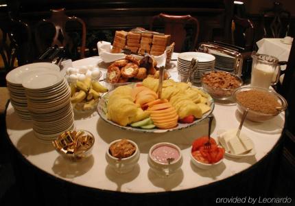 Inn at the Opera - 10