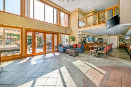 Econo Inn & Suites - - 18