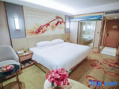 Econo Inn & Suites - 43