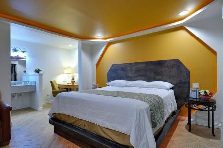 Romantic Inn & Suites - 6