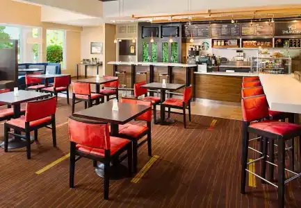 Courtyard by Marriott at Hamilton Place - 19