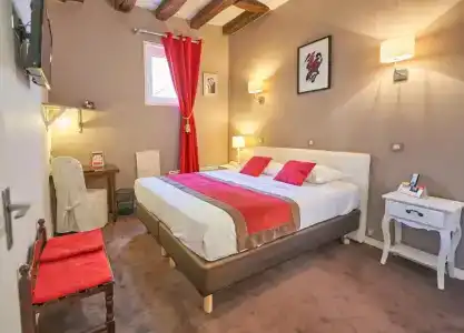Logis hôTel Du ThéâTre - 38