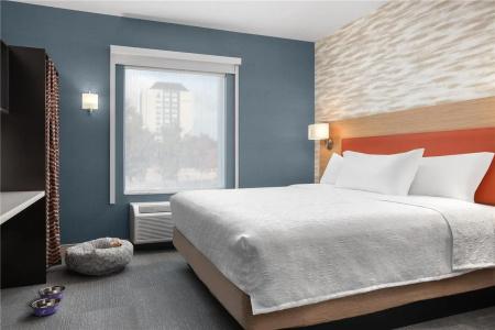 DoubleTree by Hilton - 29
