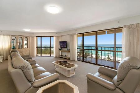 Burleigh Esplanade - 33