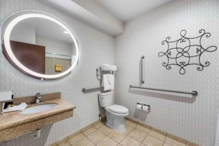 Best Western Plus Abbey Inn - 9