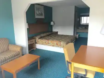 Executive Inn - 2