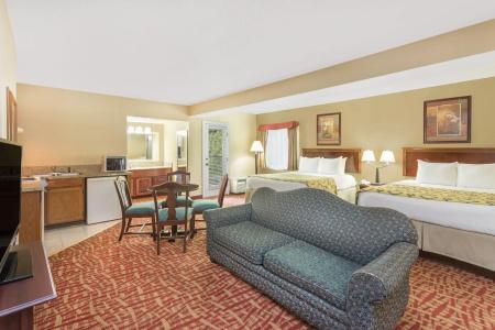 Baymont by Wyndham Pigeon Forge - 5