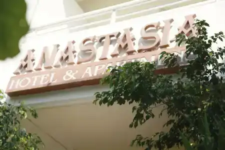 Anastasia & - 0