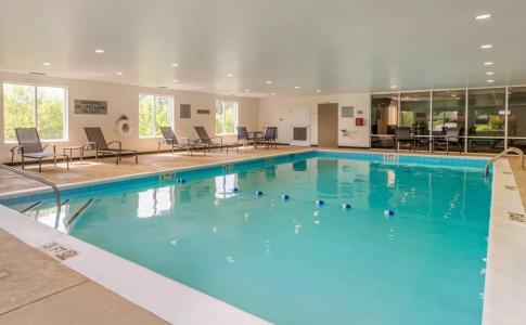 Fairfield Inn West - 18
