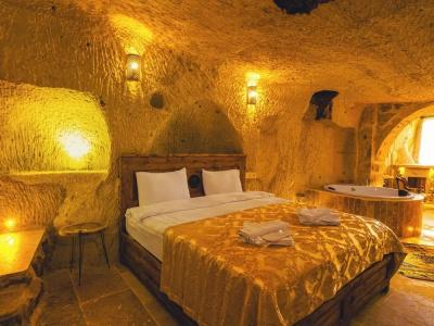 Atilla's Cave - 523