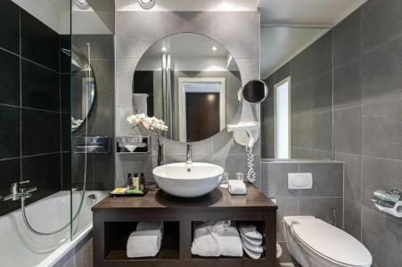 Jade Manotel - 128