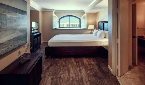 The Waterfront Beach Resort, A Hilton - 242