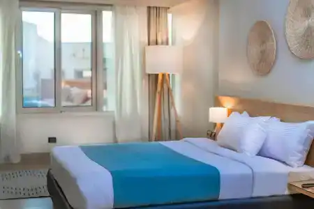 Redcon Suites - 374