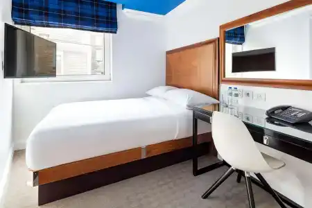 Radisson Blu Edwardian Kenilworth, London - 35
