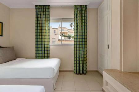 Ramada & Suites by Wyndham Costa del Sol Fuengirola - 116