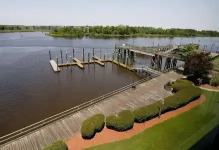 Best Western Plus Coastline Inn - 20