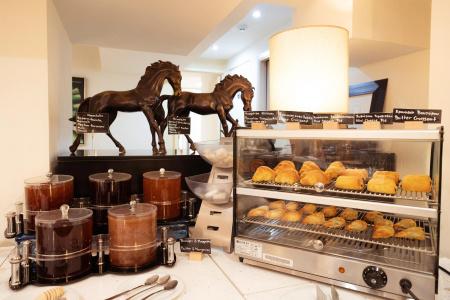 Best Western Plus Embassy - 14