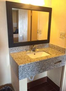 Diamond Inn & Suites - 35
