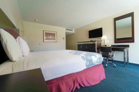 Royal Plaza Inn - 105