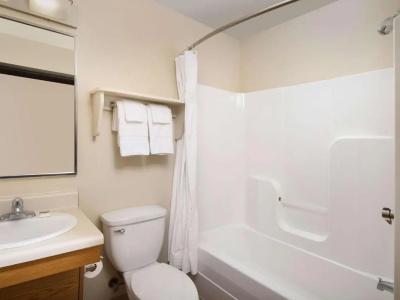 Woodspring Suites West In Qd - 42