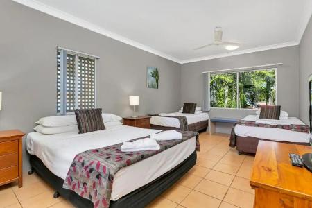 Cairns Reef Apartments & - 64