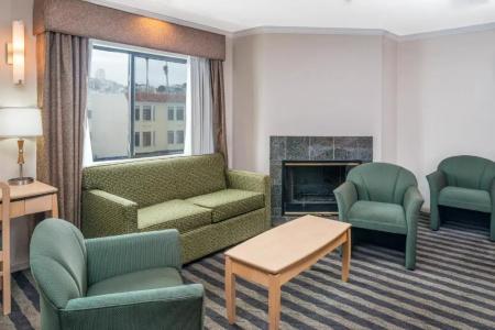 Howard Johnson by Wyndham San Francisco Marina District - 61
