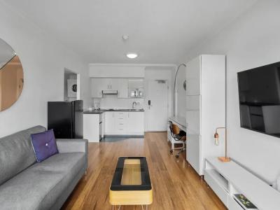 Central Brunswick Apartment - 57