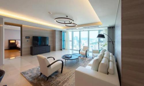 Lct Residence - 105