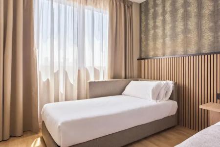 Rafaelhoteles Piramides - 56