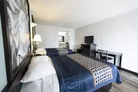 Ocean Breeze Inn - 6