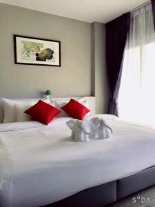 Triple L Patong Beach Phuket - 40