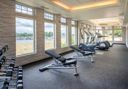 Courtyard by Marriott Portland North - 17