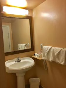 Midtown Inn - 8