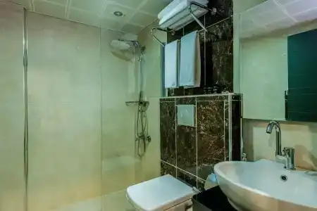 A Palace Suites - 183