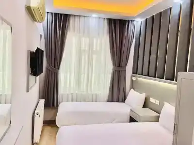 Crowned Plus - 4