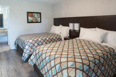 Deluxe Inn - 3