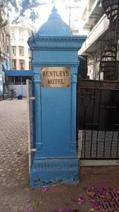 Bentleys - 19