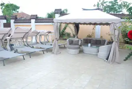 Shadow Boutique & Spa - 5