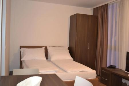Bayer's Boardinghouse und - 5