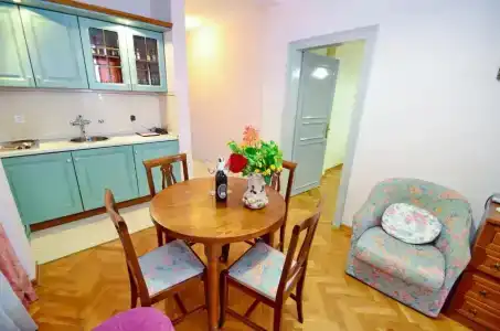 Villa Velzon Guesthouse - 77