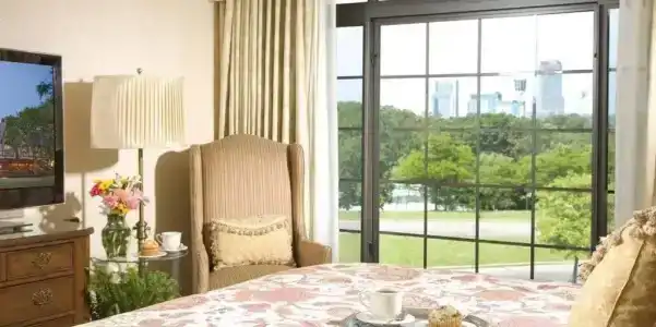 Red Coach Inn - 85