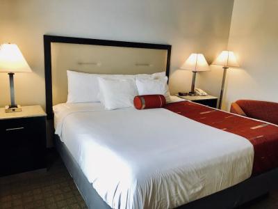 Days Inn & Suites by Wyndham - 18