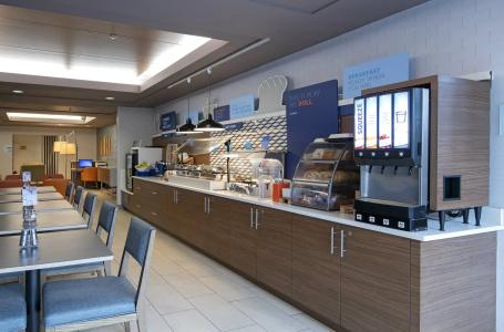 Rodeway Inn & Suites - 41
