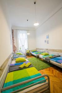 Friends Hostel & - 19