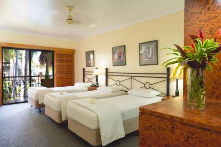 Palm Royale - 4