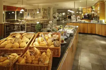 Courtyard by Marriott Hannover Maschsee - 11